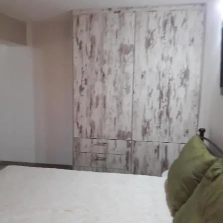 El Castle Apartment *