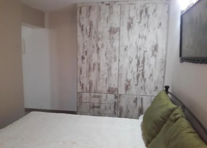 El Castle Apartment *