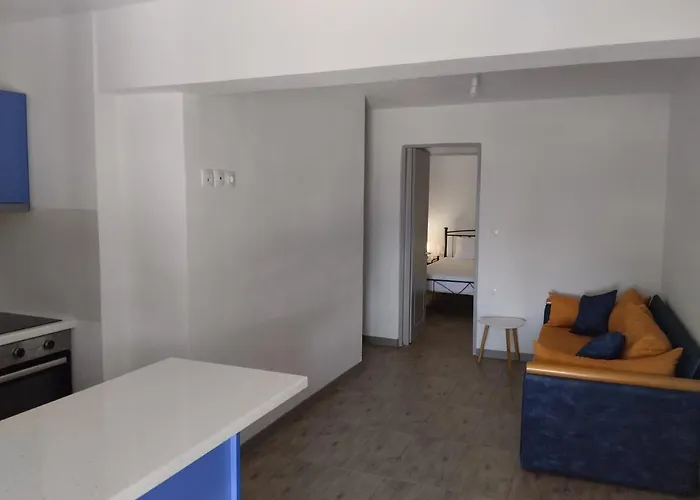 El Castle Apartment *